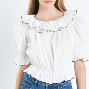 2.7 AUGUST APPAREL Scallop Edge Puffy Short Sleeve Blouse Size L/ XL